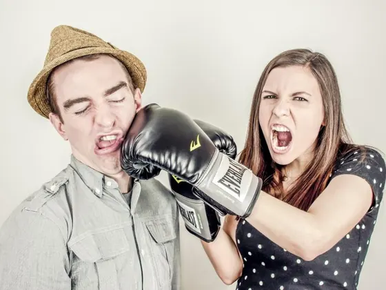 Pessoas treinando boxe